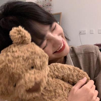 我直播扔炸弹后,女友和好兄弟慌了